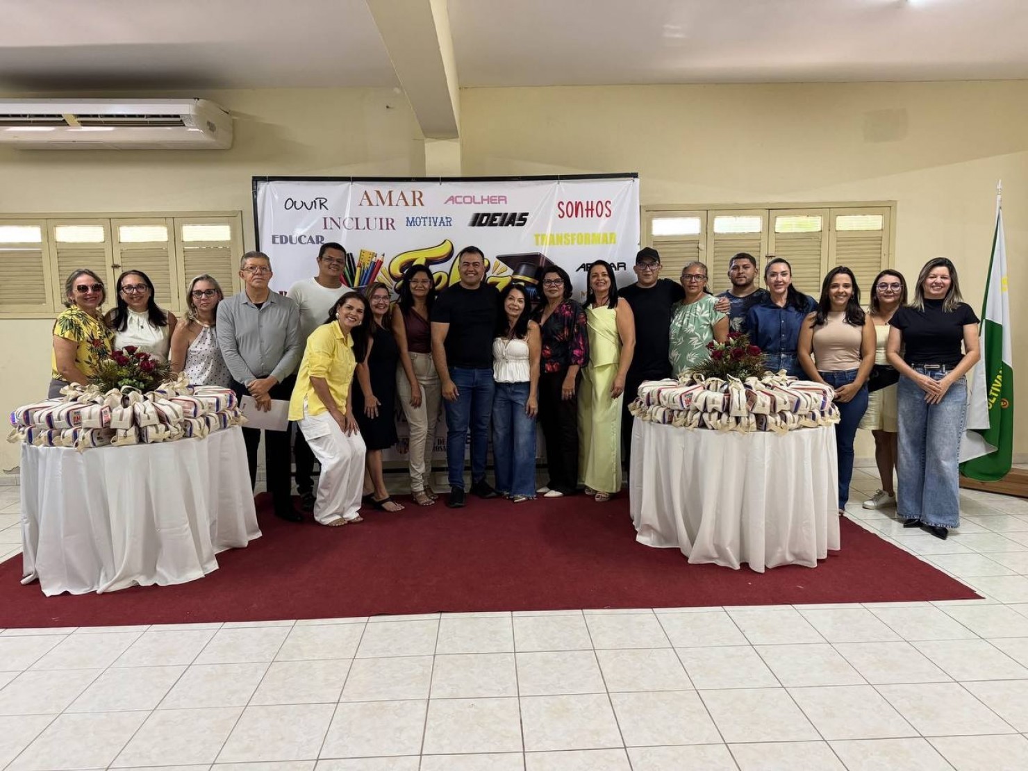 📚🍎 Celebrar quem transforma vidas por meio da educação!